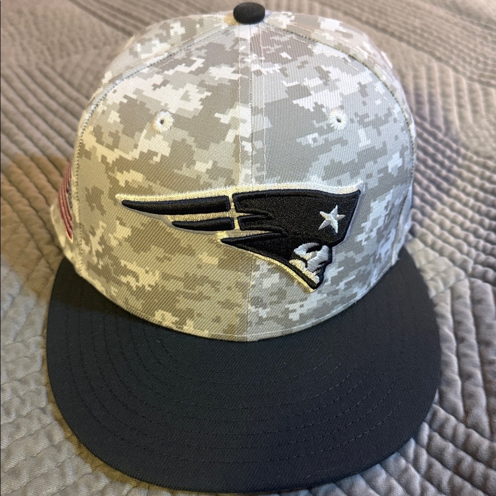New England Patriots Salute to Service never worn- fitted 7 1/2 baseball cap
